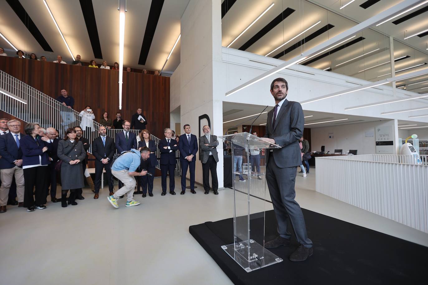 Fotos: la inauguración de la imponente Biblioteca Grupo Cántico de Córdoba