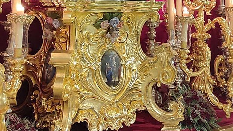 Detalle de la peana de carrete de la hermandad del Císter