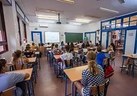 Menos alumnos para más profesores: los datos que desmontan el debate de las aulas saturadas en Andalucía
