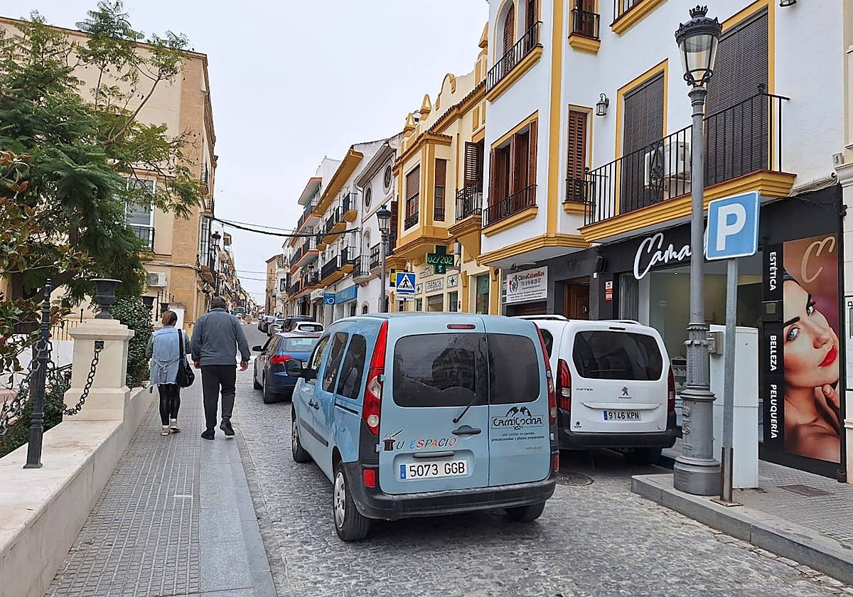 Calle con zona azul en Aguilar de la Frontera