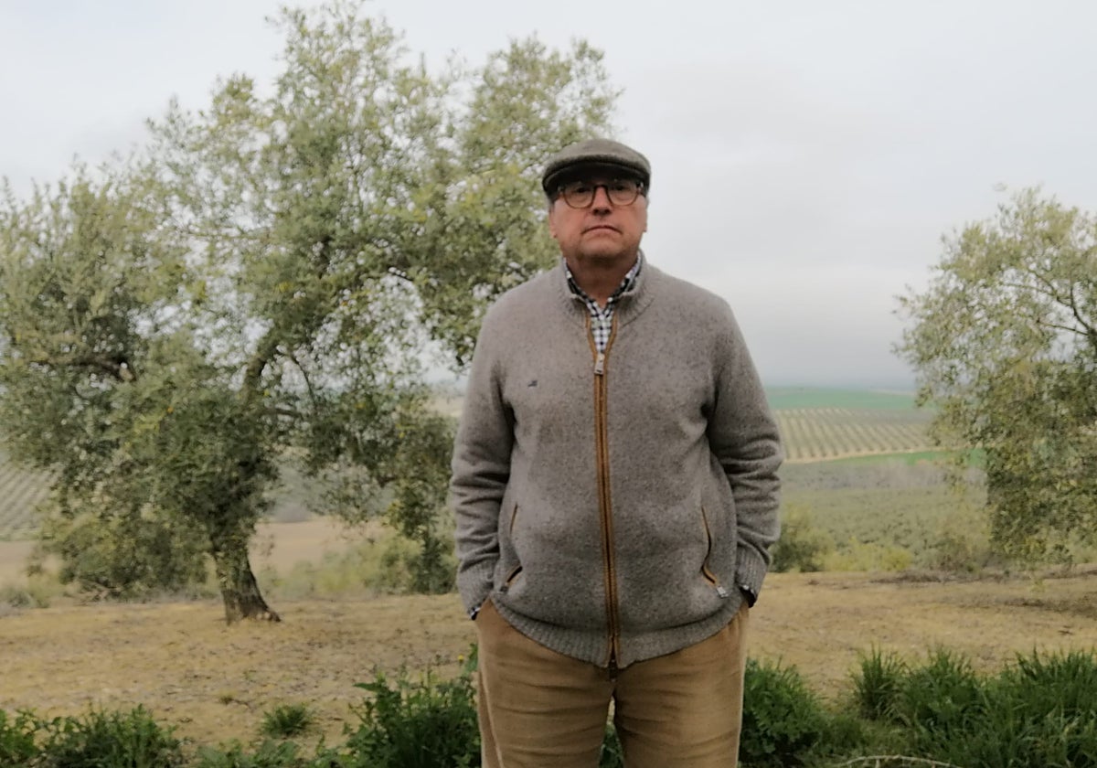 El agricultor Antonio Rojas, en una de sus fincas