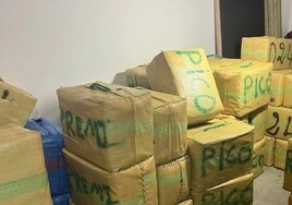 Golpe al tráfico de hachís con el hallazgo de 4,5 toneladas en una 'guardería' de droga en la Línea de al Concepción