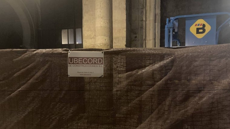 Detalle de la zona que permanece en obras, en un lateral