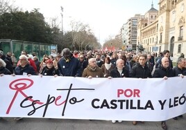 La izquierda saca a la calle en Valladolid a 4.000 personas para pedir al PP que eche a Vox del Gobierno de Castilla y León