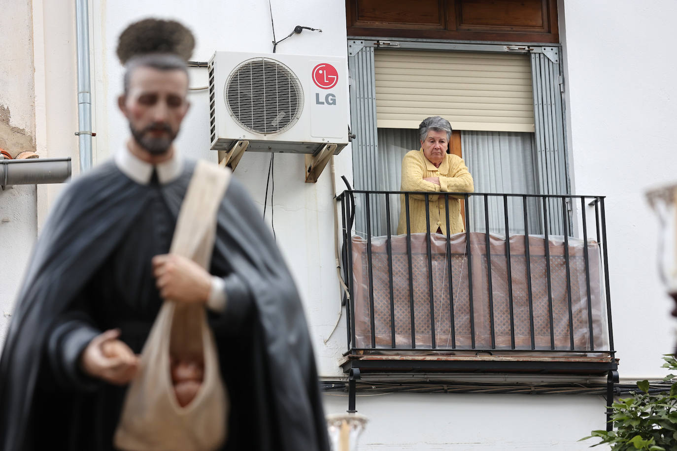 Fotos: La emocionante procesión del Padre Cristóbal en Córdoba