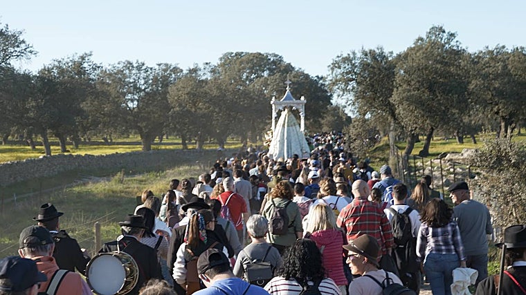 Numerosos participantes en la romería de la Virgen de Luna de Pozoblanco, el fin de semana pasado