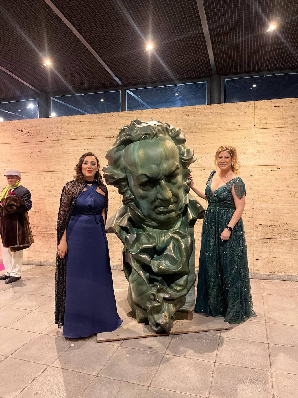 La consejera María González Corral y la delegada territorial de la Junta en Valladolid, Raquel Alonso