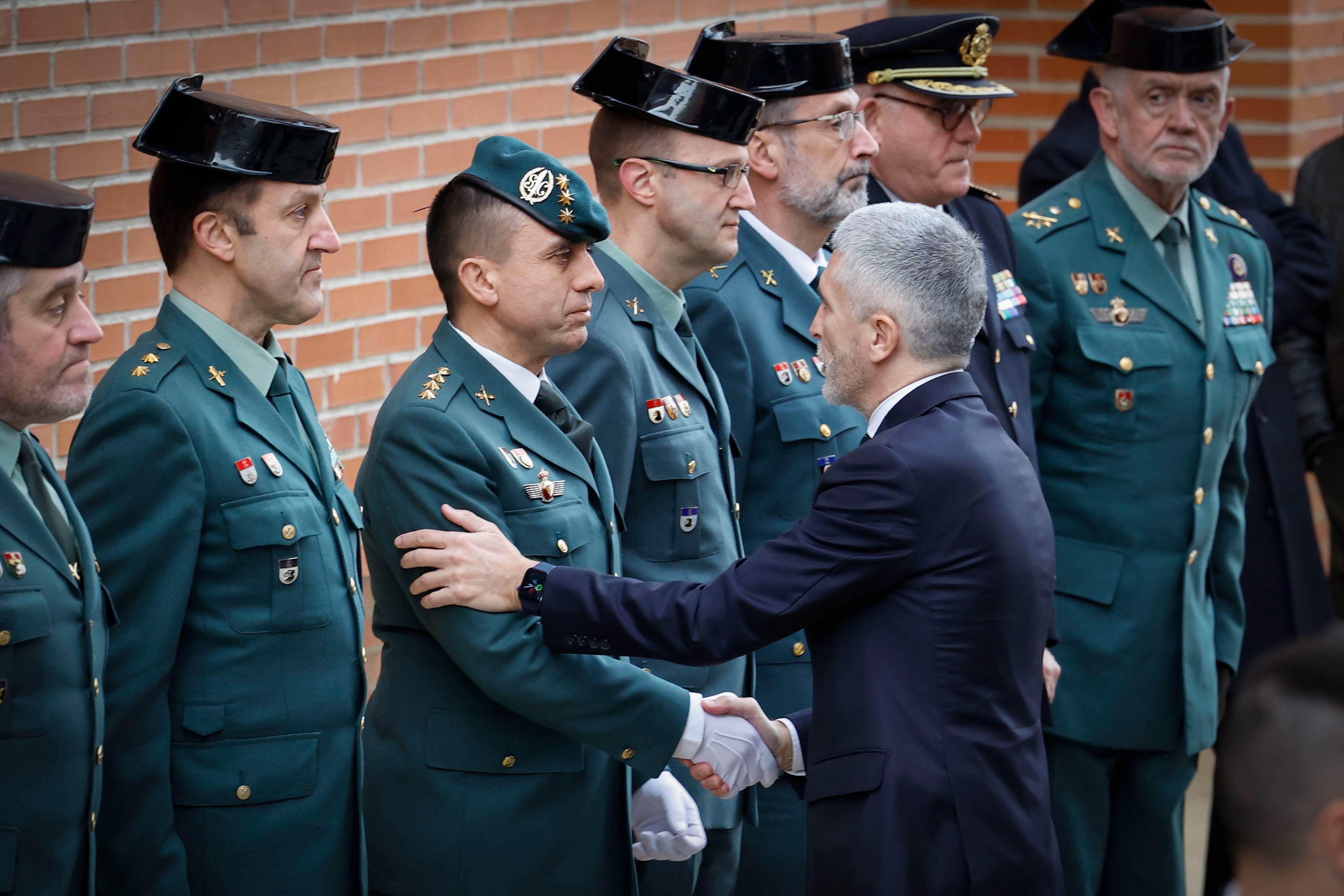 El ministro del Interior Fernando Grande- Marlaska a su llegada a la Comandancia de la Guardia Civil de Pamplona donde se ha abierto este domingo la capilla ardiente del guardia civil David Pérez Carracedo