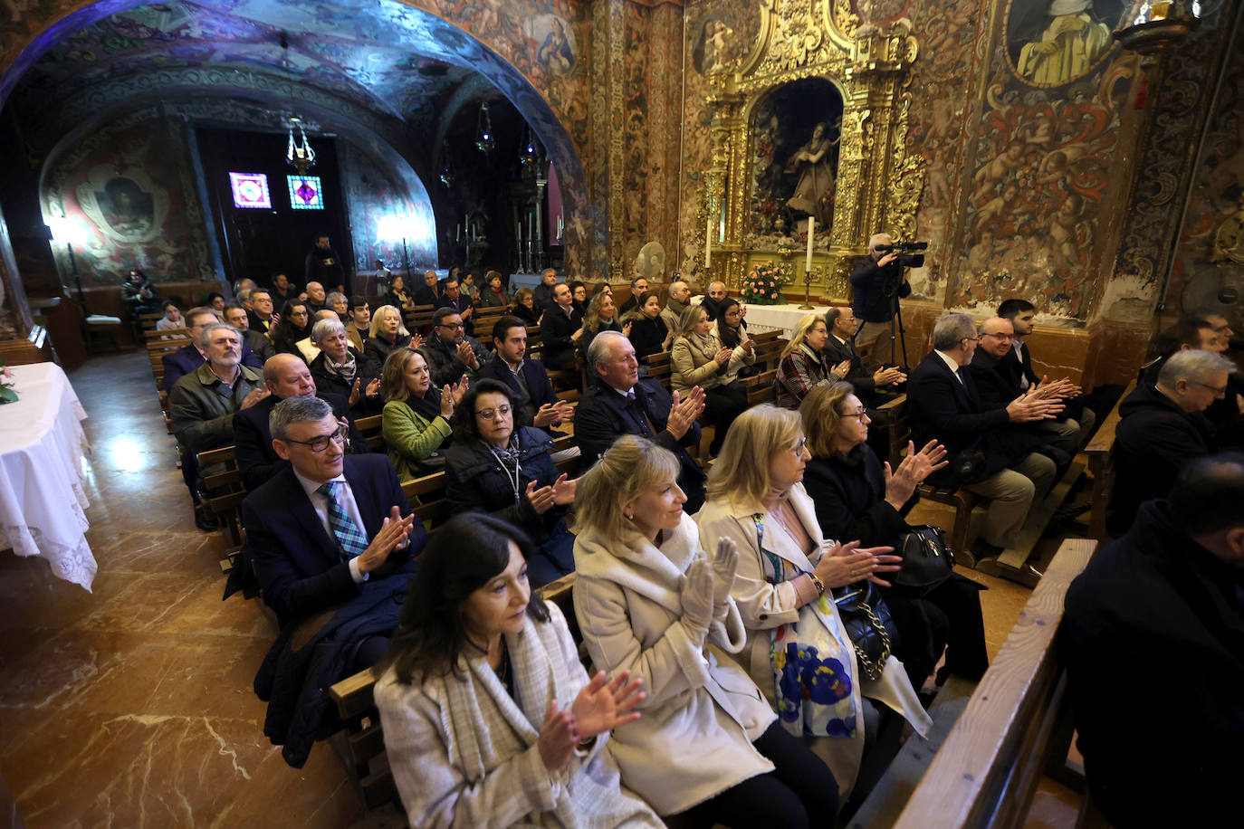 Fotos: El rosario en la exaltación de San Álvaro