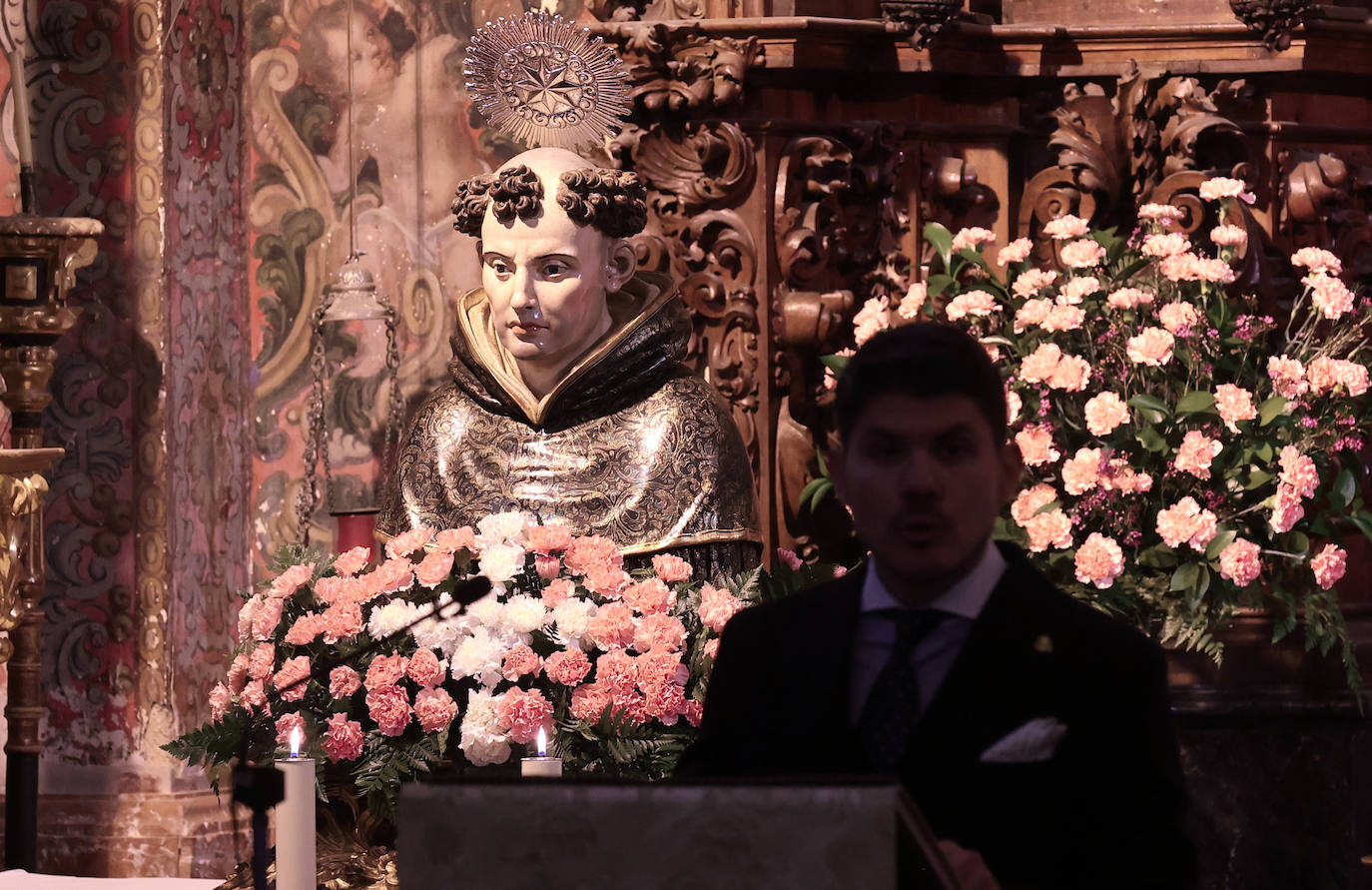 Fotos: El rosario en la exaltación de San Álvaro