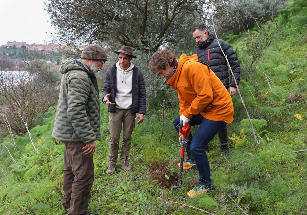 El concejal de Medio Ambiente ha participado en la jornada de plantación este domingo en el parque de Polvorines