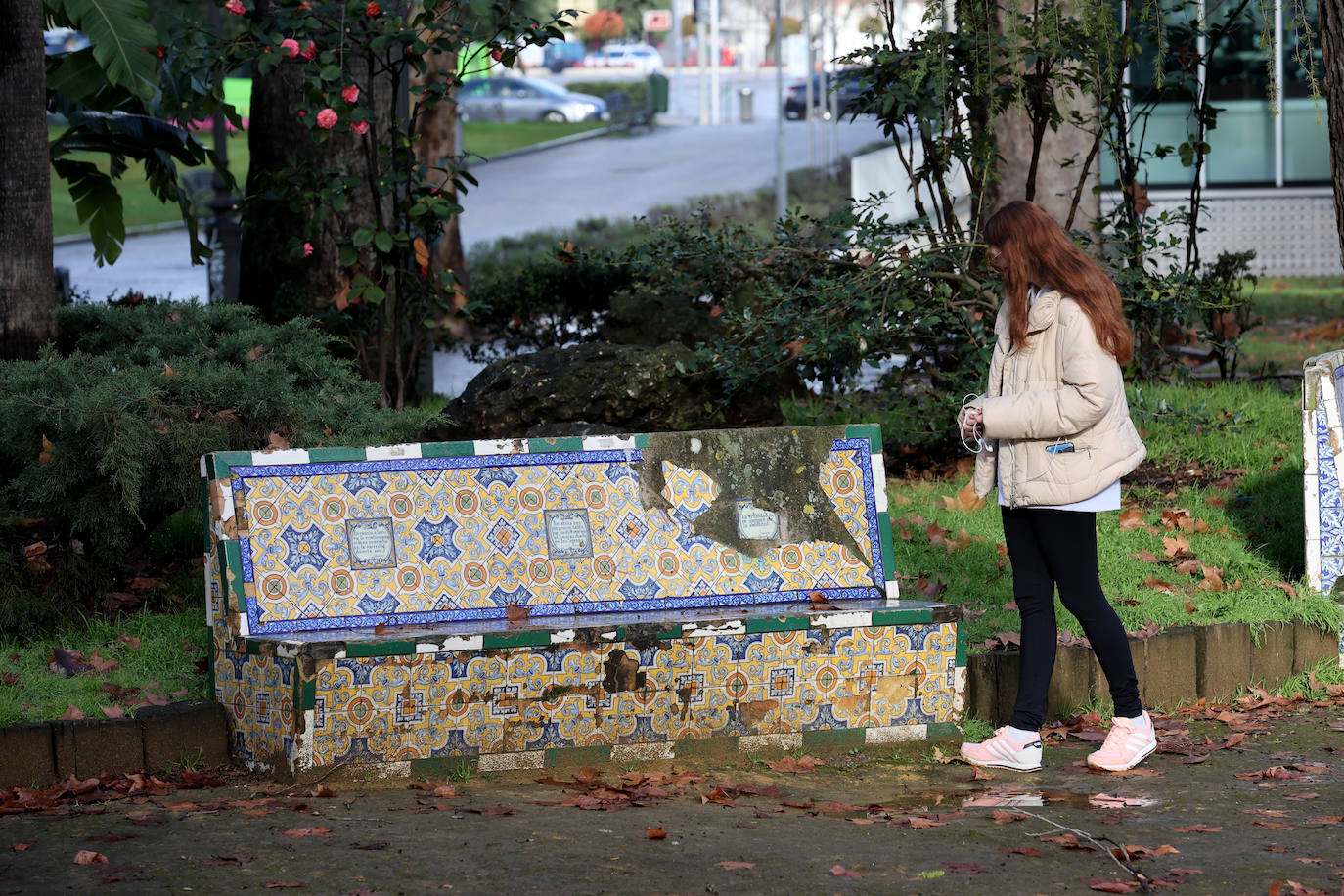 Fotos: el deterioro de los bancos de azulejos de los Jardines de los Patos en Córdoba