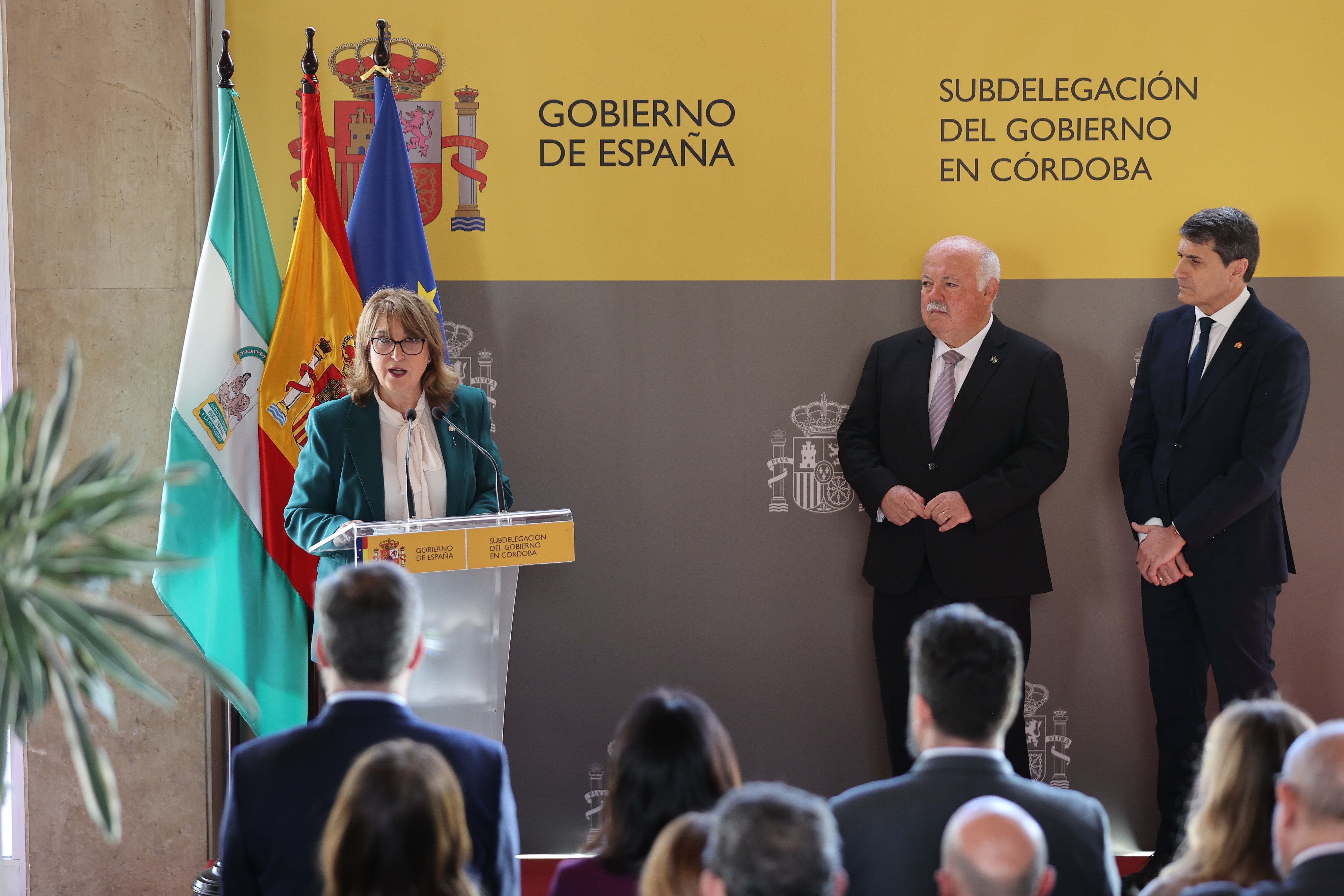 Fotos: la multitudinaria puesta de largo de la subdelegada del Gobierno en Córdoba