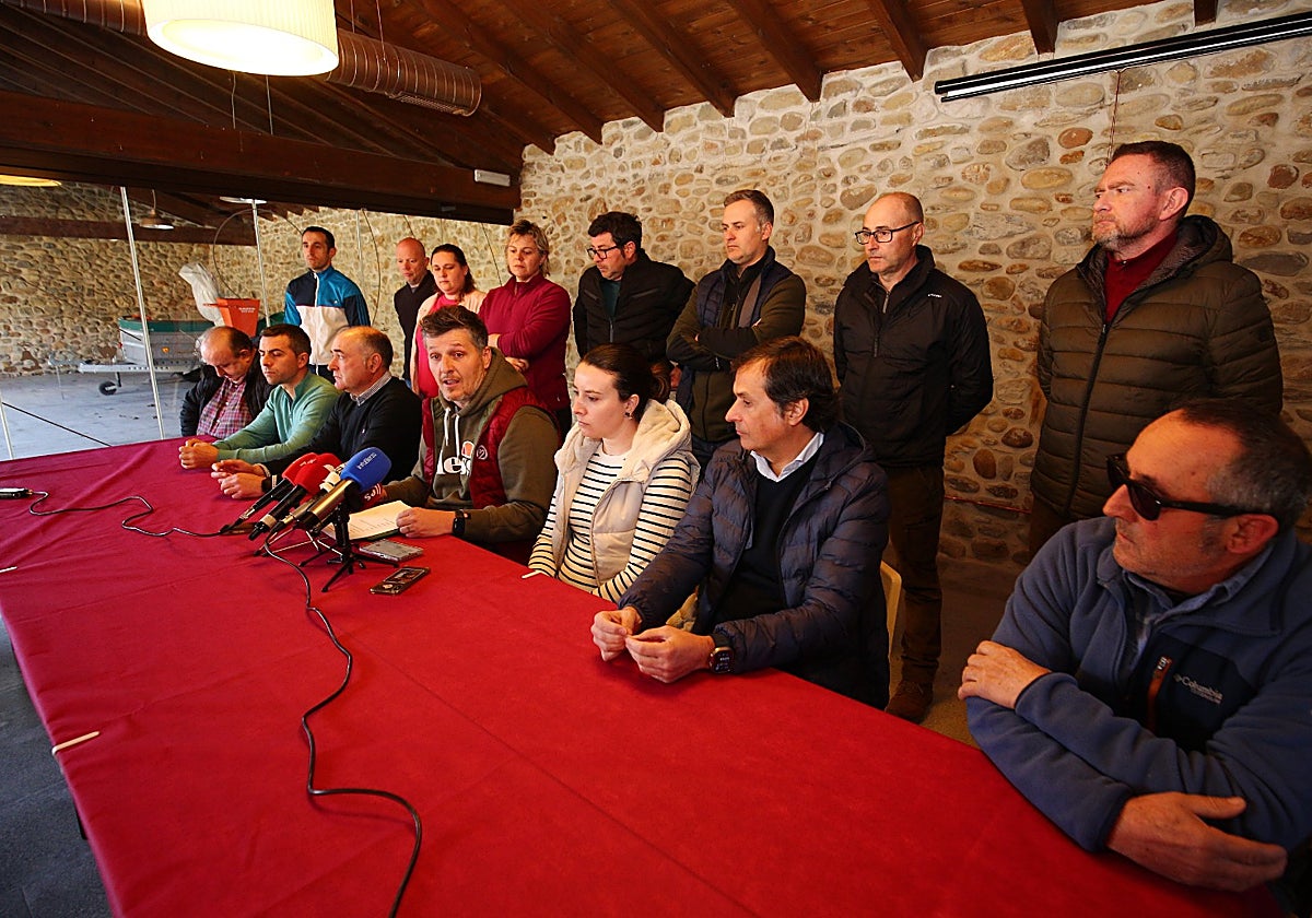 La Asociación Berciana de Agricultores (ABA) durante la rueda de prensa
