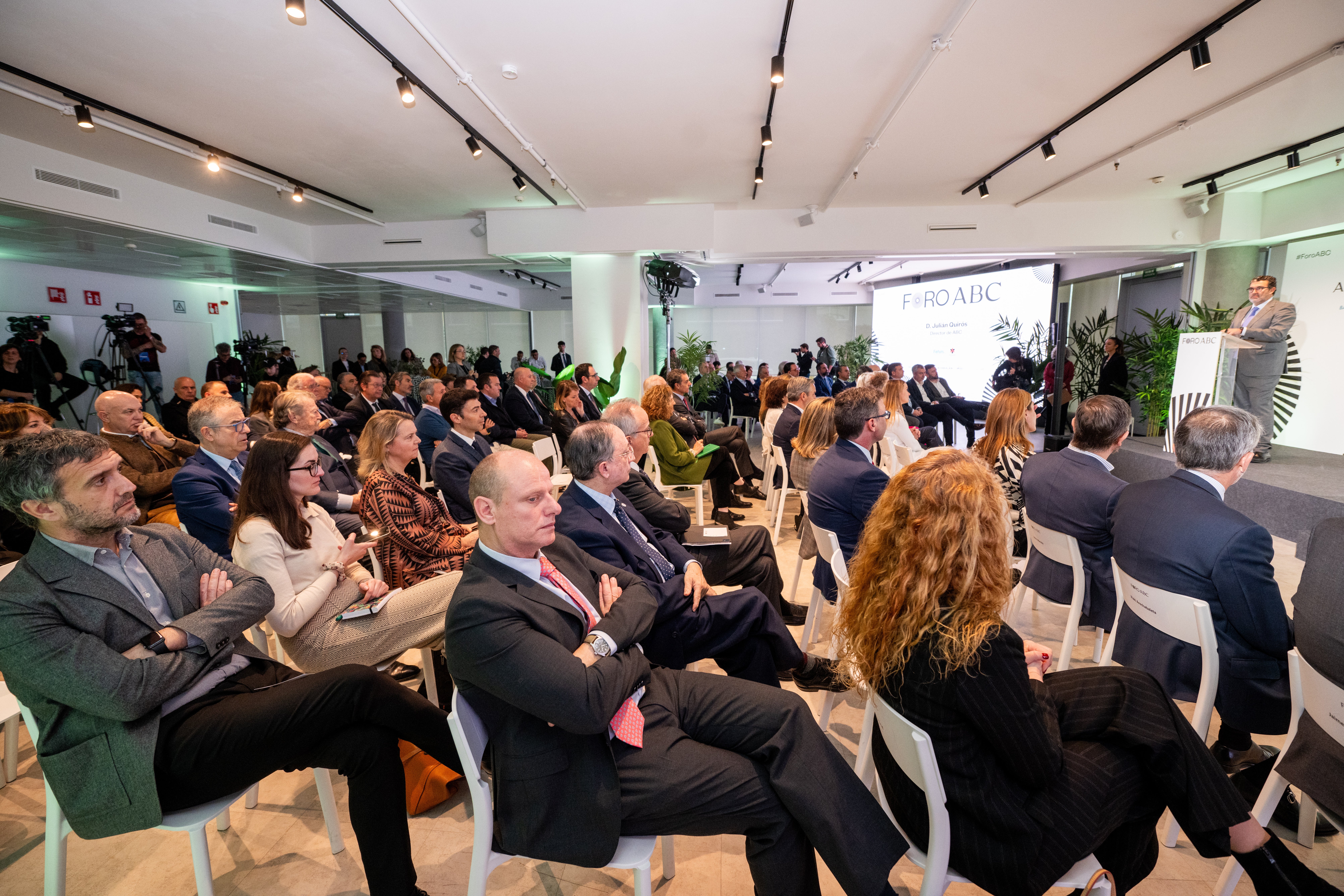 Vista general  del Foro de ABC durante la intervención de Julián Quirós, director de ABC 