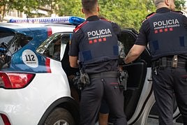 Los Mossos investigan el robo de un reloj a punta de pistola en un restaurante de Barcelona