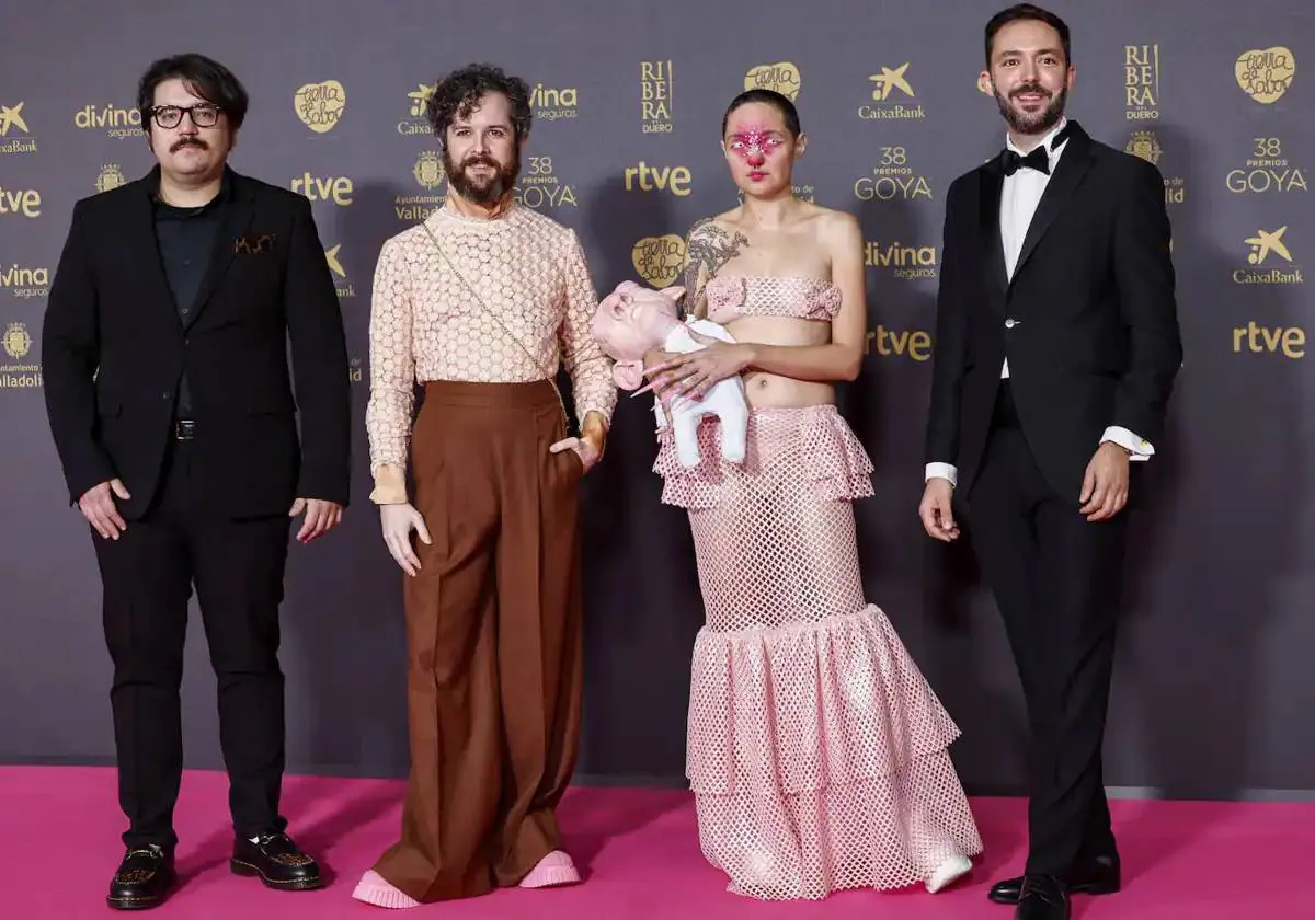 Jorge Acosta, David Castro Gonzalez, Carla Pereira y Alvaro Díaz en la alfombra roja de los Premios Goya 2024