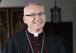 Una comunidad religiosa de Torredonjimeno ingresa 3.000 euros a un hombre que se hacía pasar el obispo de Jaén