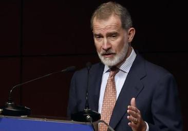 Felipe VI destaca que la gestión de los servicios públicos «no es posible» sin un control de los recursos financieros