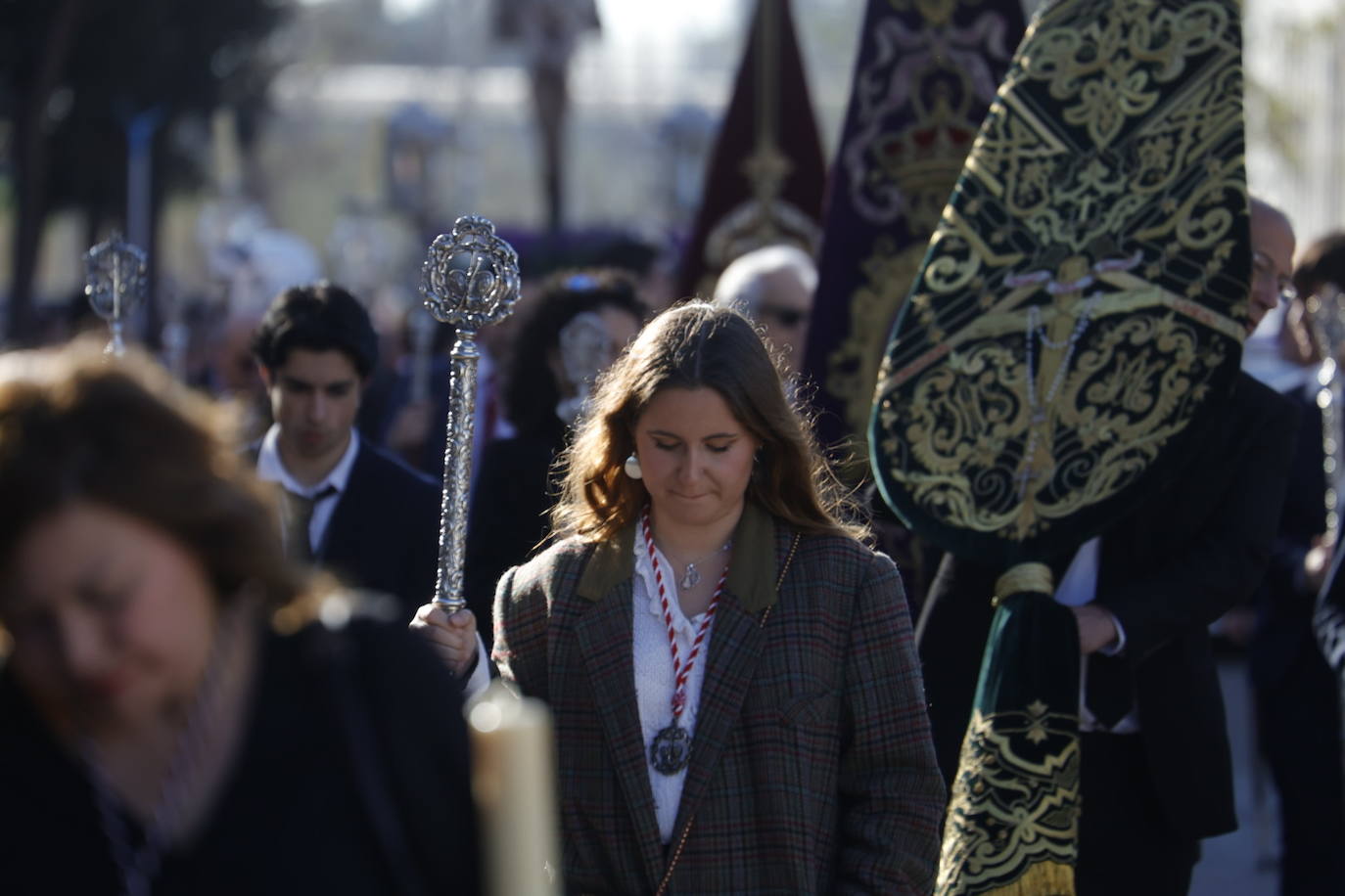 Fotos: El Cristo de la Piedad sale hacia la Catedral para el Vía Crucis de las cofradías de Córdoba