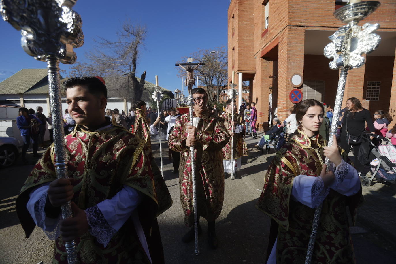 Fotos: El Cristo de la Piedad sale hacia la Catedral para el Vía Crucis de las cofradías de Córdoba