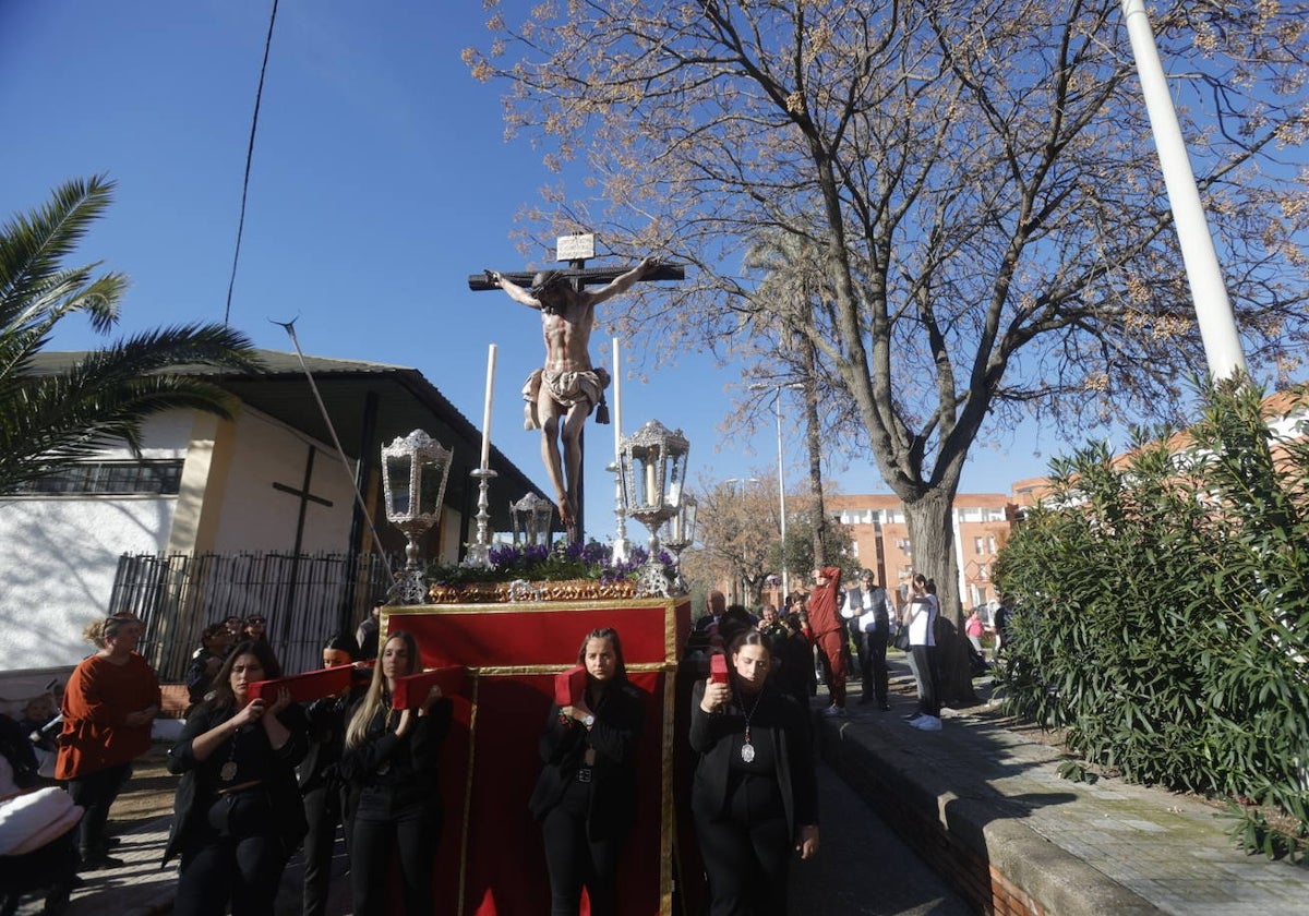 El Cristo de la Piedad, al comienzo de su traslado a la Catedral