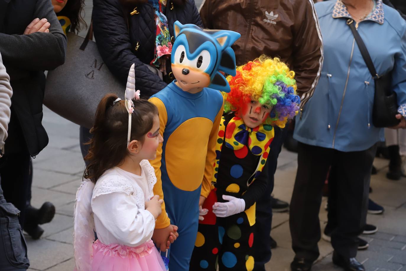 Fotos: la Cabalgata del Carnaval llena de exuberancia las calles de Córdoba