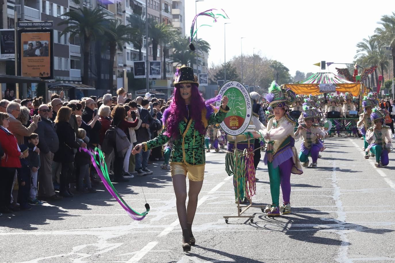 Fotos: la Cabalgata del Carnaval llena de exuberancia las calles de Córdoba