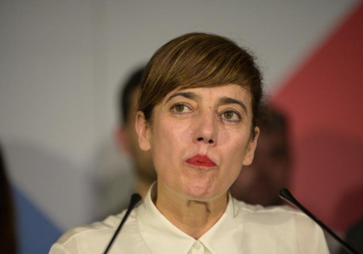 La candidata de Sumar a la Presidencia de la Xunta, Marta Lois, comparece durante el seguimiento de la jornada electoral de los comicios autonómicos de Galicia, en el Hotel Peregrino, a 18 de febrero de 2024, en Santiago de Compostela