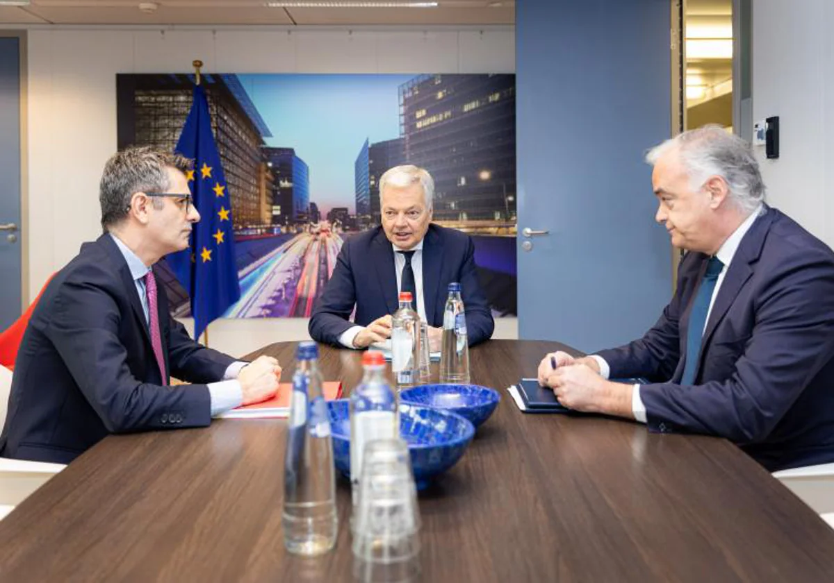 Reynders supervisa  el encuentro entre Bolaños y Pons, el pasado 31 de enero