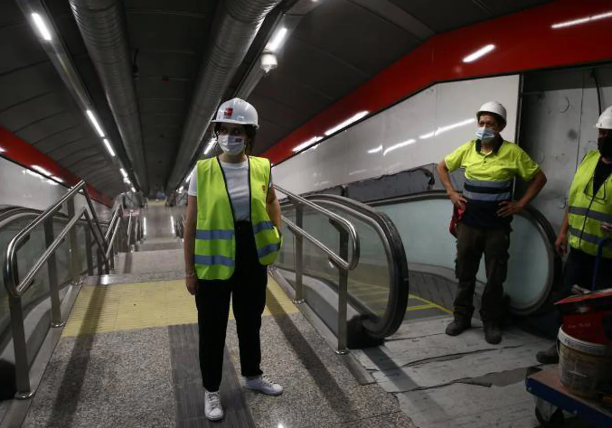 Díaz Ayuso, en la visita a unas obras de Metro