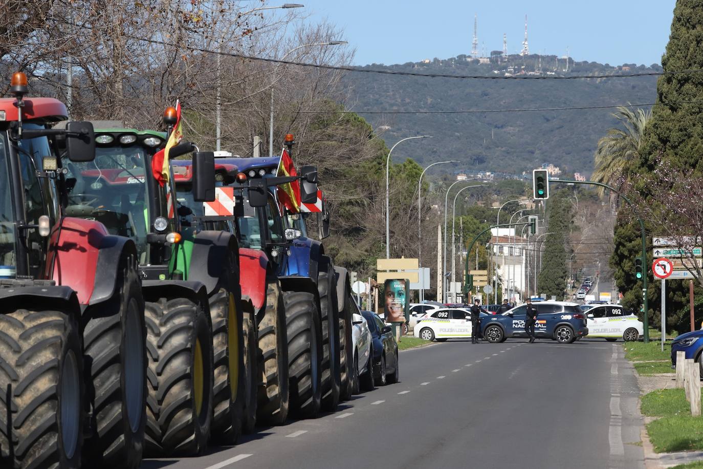 Fotos: la tensa protesta de los agricultores de Córdoba