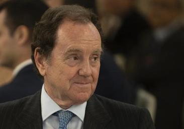 Jaime Alfonsín recibe la medalla de la Orden de Carlos III por los «destacados servicios» a la Corona