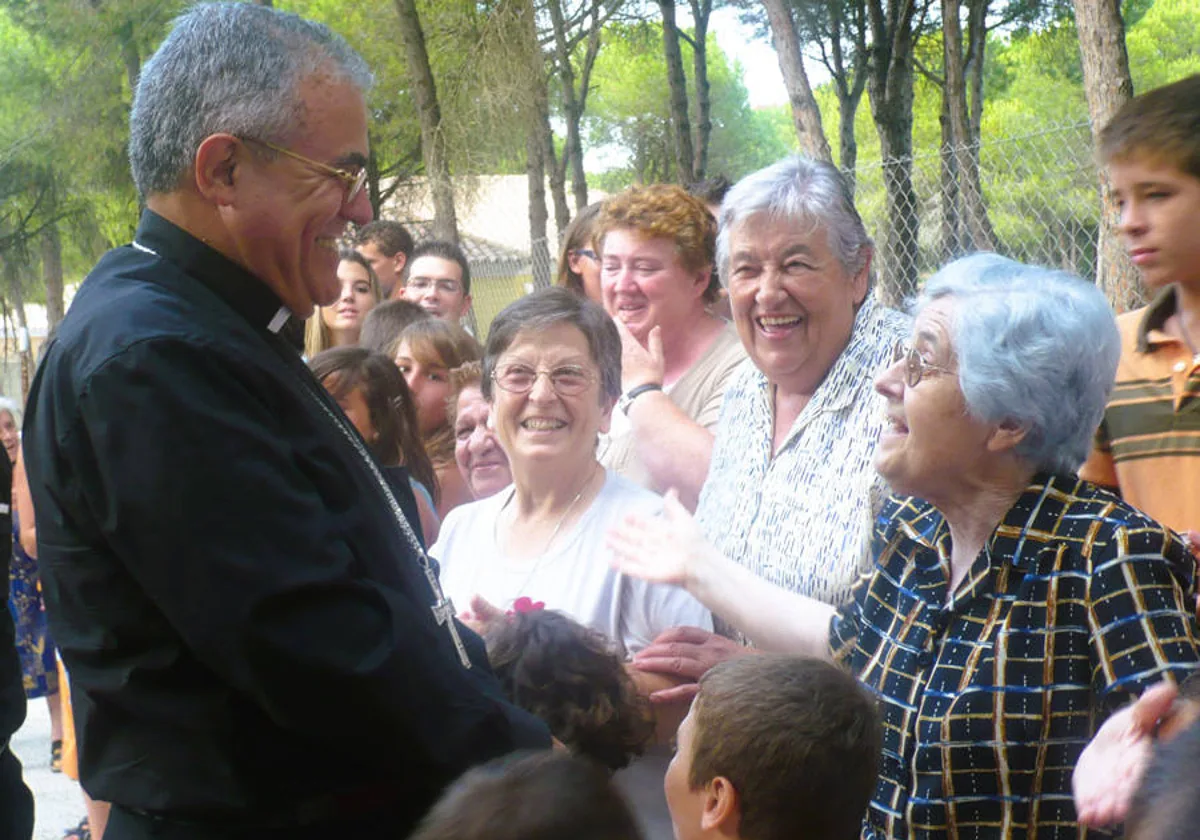 María del Prado Almagro, con el obispo de Córdoba