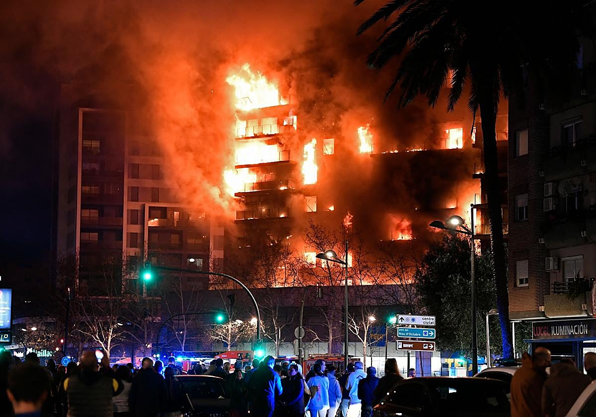 Lo que se sabe del incendio de un edificio en Valencia