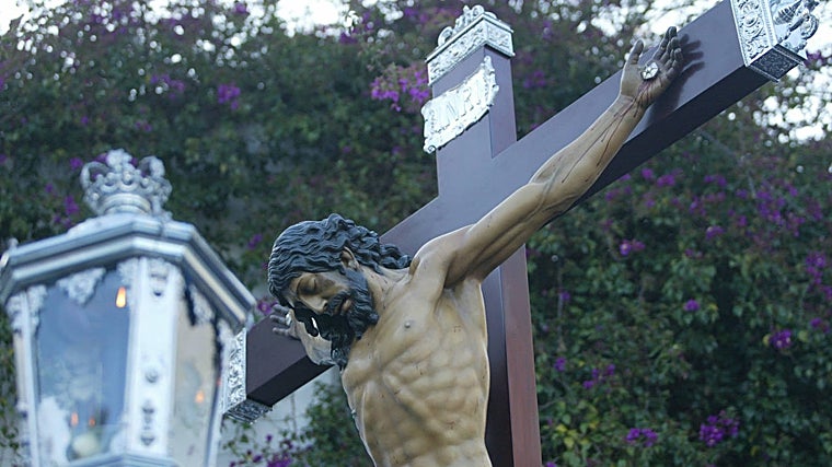 El Cristo de la Clemencia, sin potencias