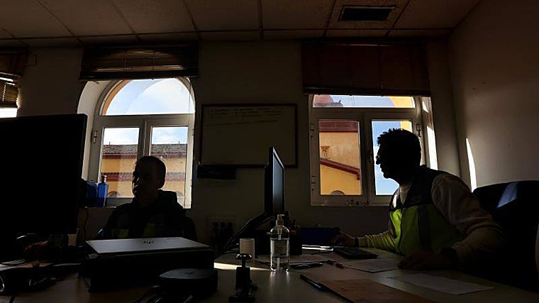 Agentes del Equipo de Delitos Tecnológicos de la Policía Nacional en Córdoba