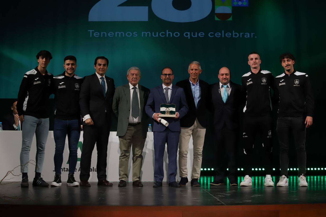 Fotos: la solemne entrega de las banderas de Andalucía en Córdoba