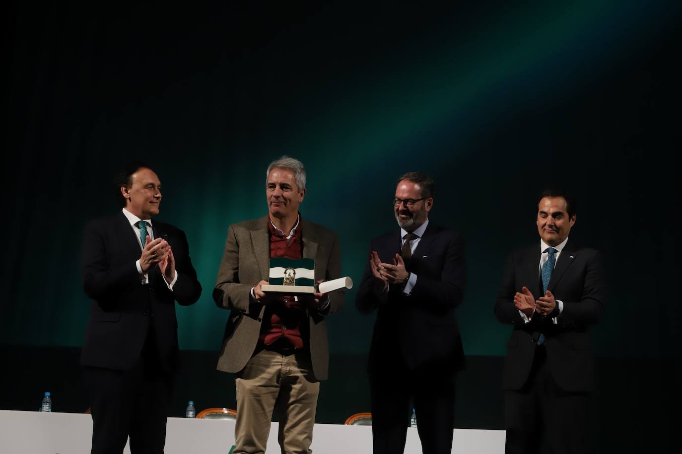 Fotos: la solemne entrega de las banderas de Andalucía en Córdoba