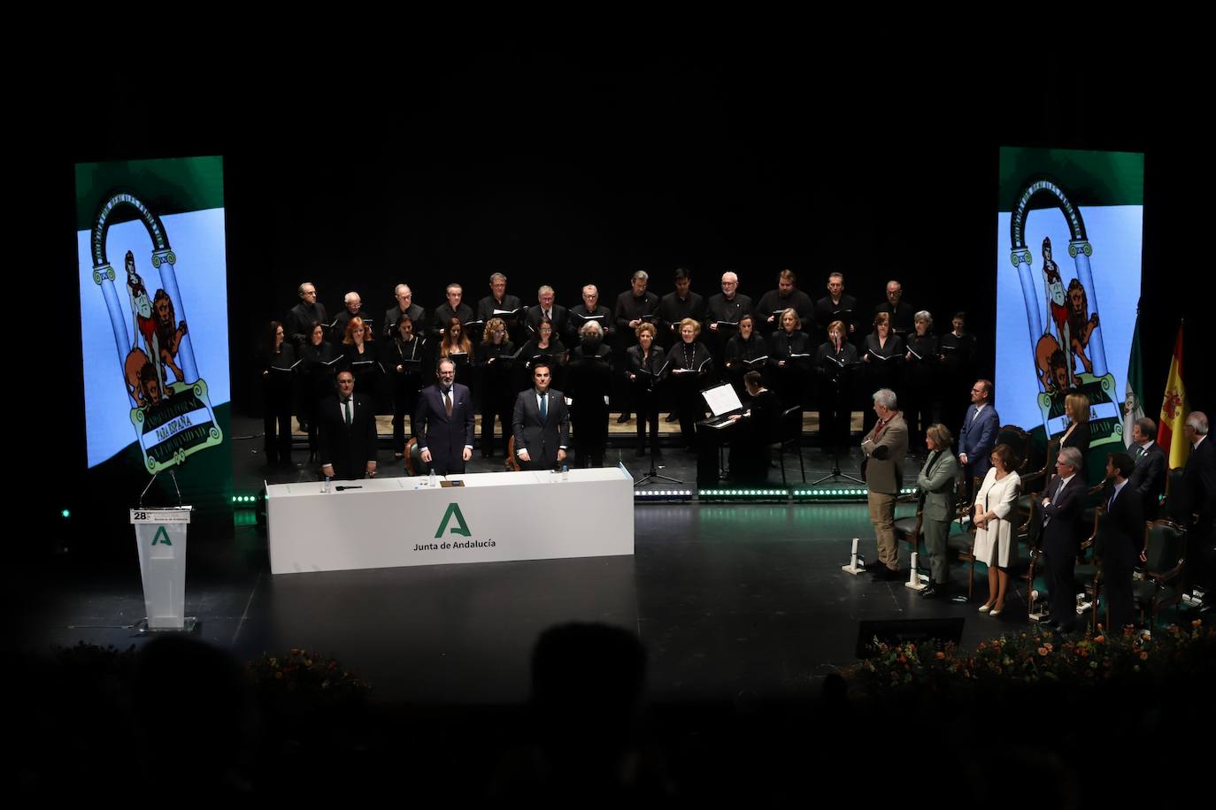 Fotos: la solemne entrega de las banderas de Andalucía en Córdoba