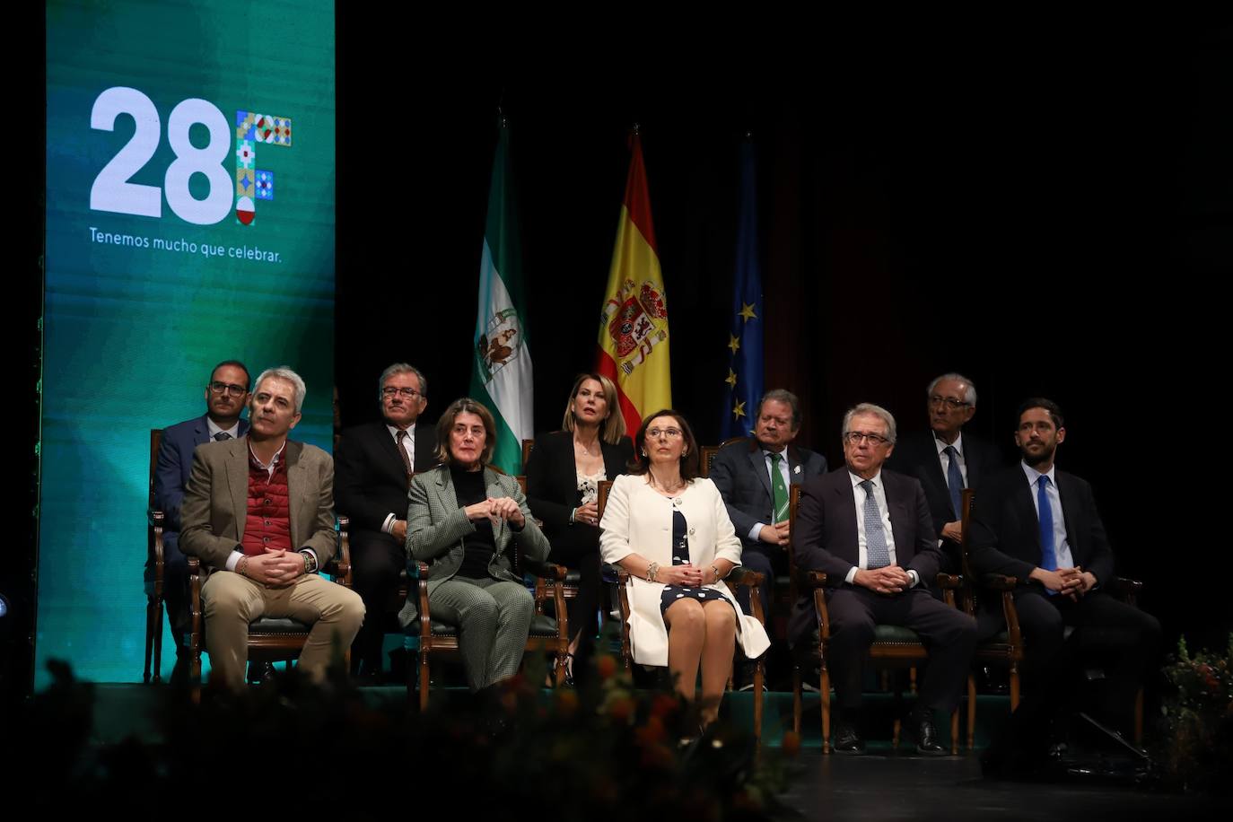 Fotos: la solemne entrega de las banderas de Andalucía en Córdoba