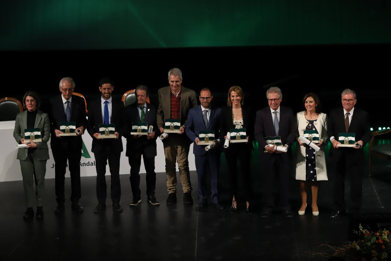 Fotos: la solemne entrega de las banderas de Andalucía en Córdoba