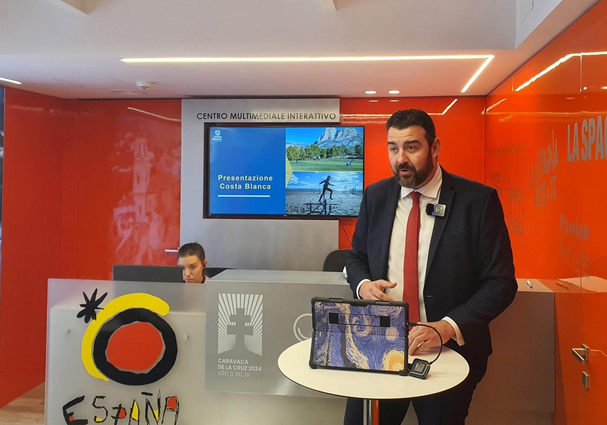 El director del Patronato de Turismo Costa Blanca, José Mancebo, en la presentación del destino en Roma.