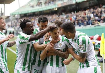 La plácida victoria del Córdoba CF contra el Melilla