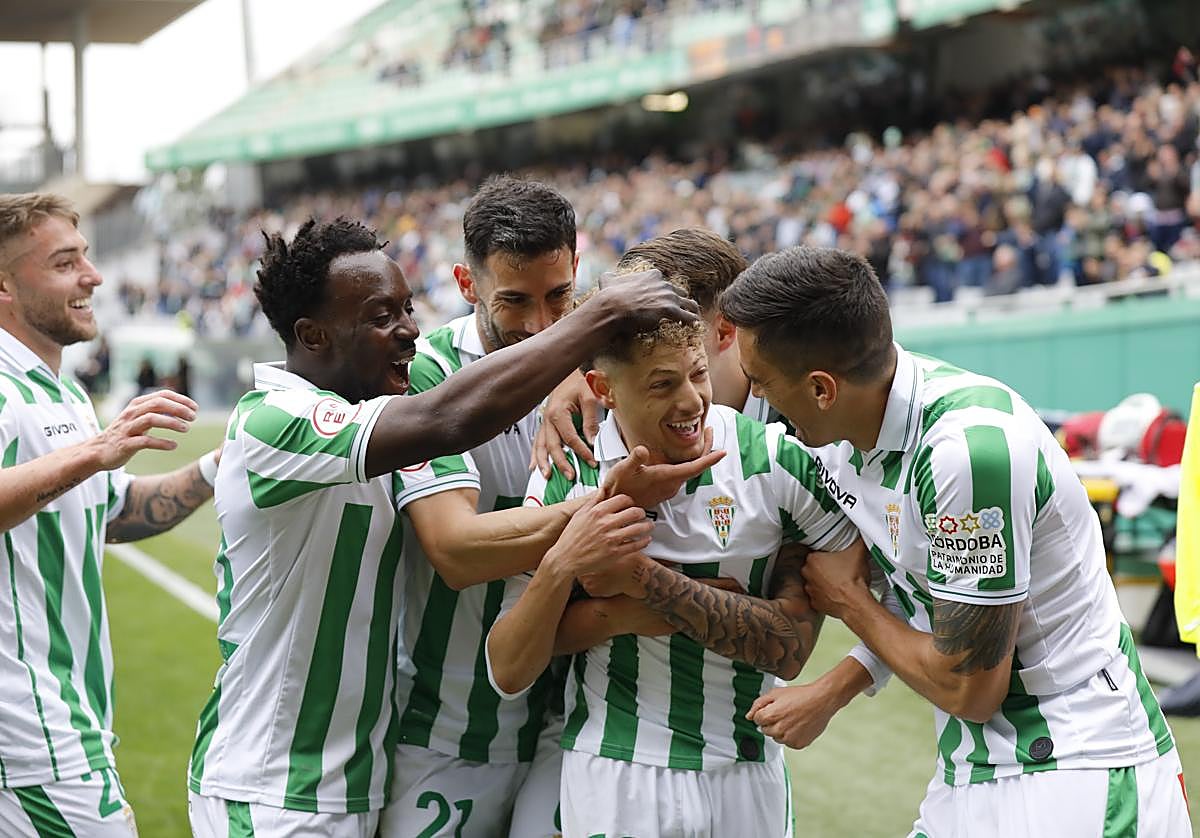 Fotos: la plácida victoria del Córdoba CF contra el Melilla