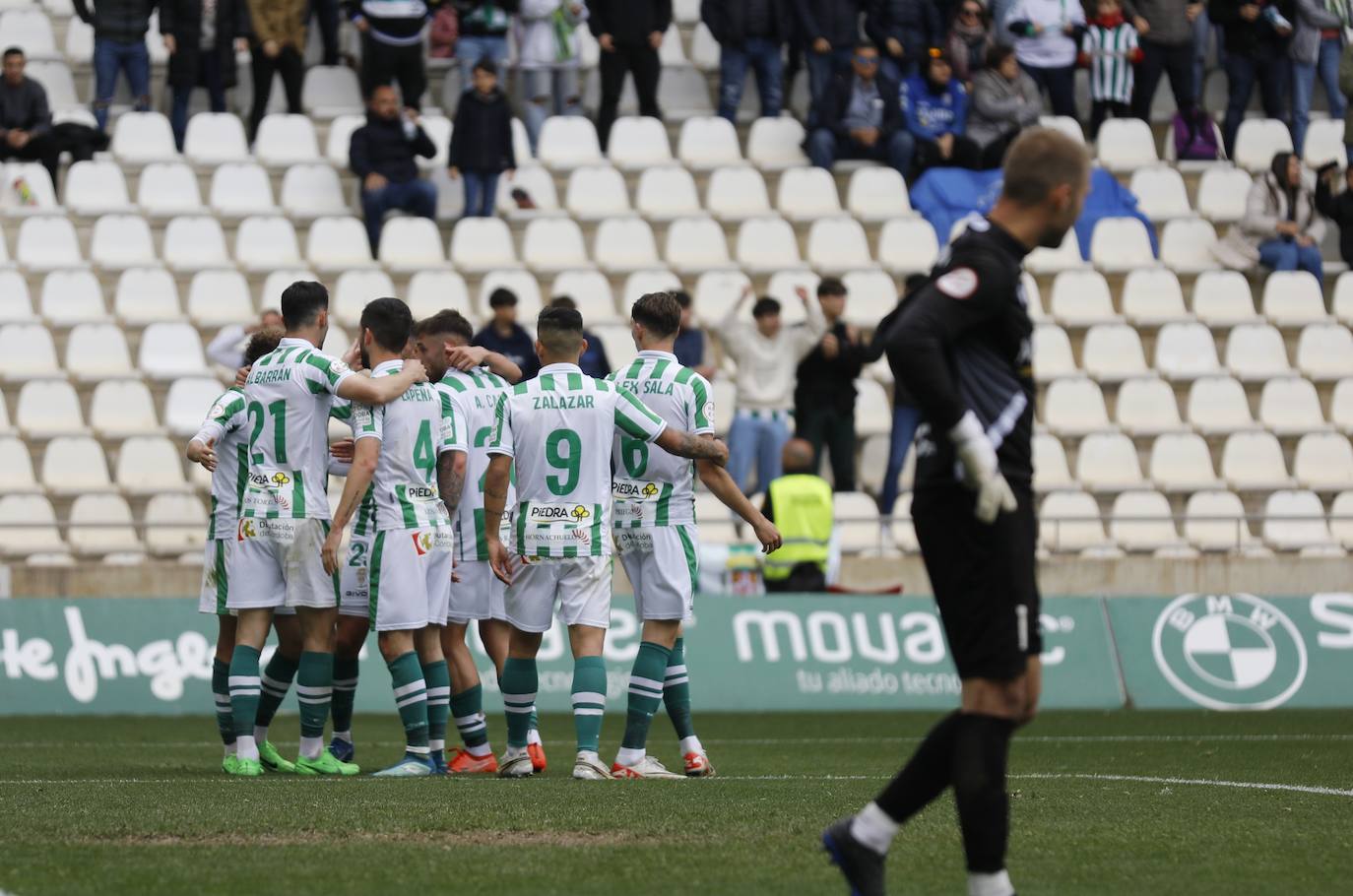 Fotos: la plácida victoria del Córdoba CF contra el Melilla