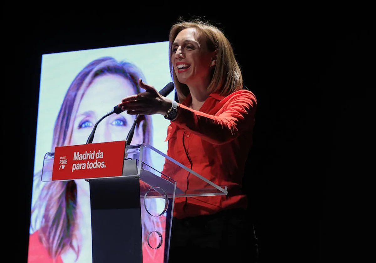 La actual alcaldesa de Alcorcón, Candelaria Testa, en un mitin como candidata en la última campaña