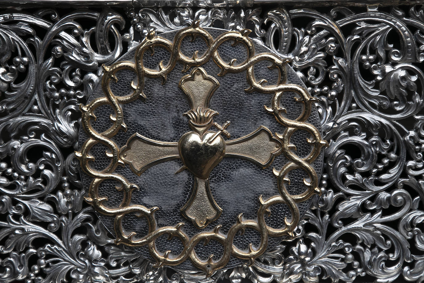 Fotos: El palio de la Virgen del Mayor Dolor en su Soledad de Córdoba luce nuevas proporciones