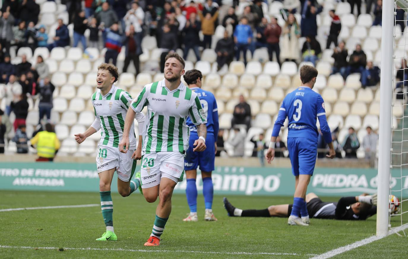 Fotos: la plácida victoria del Córdoba CF contra el Melilla