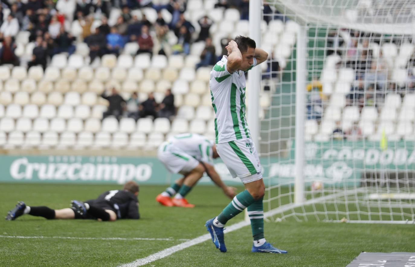 Fotos: la plácida victoria del Córdoba CF contra el Melilla